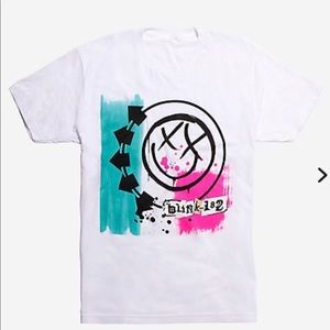 new hot topic blink 182 tshirt